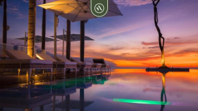 Amazing Condo with Rooftop Pool